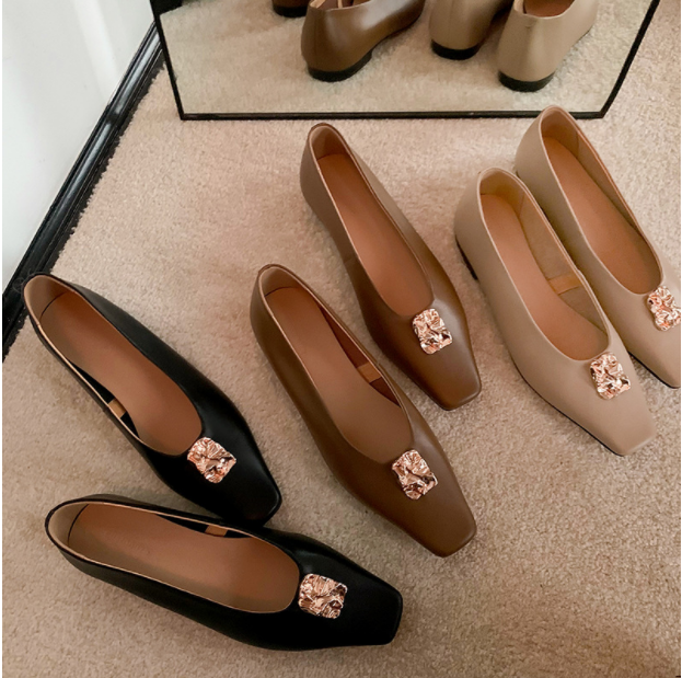 Fashionable Women&
