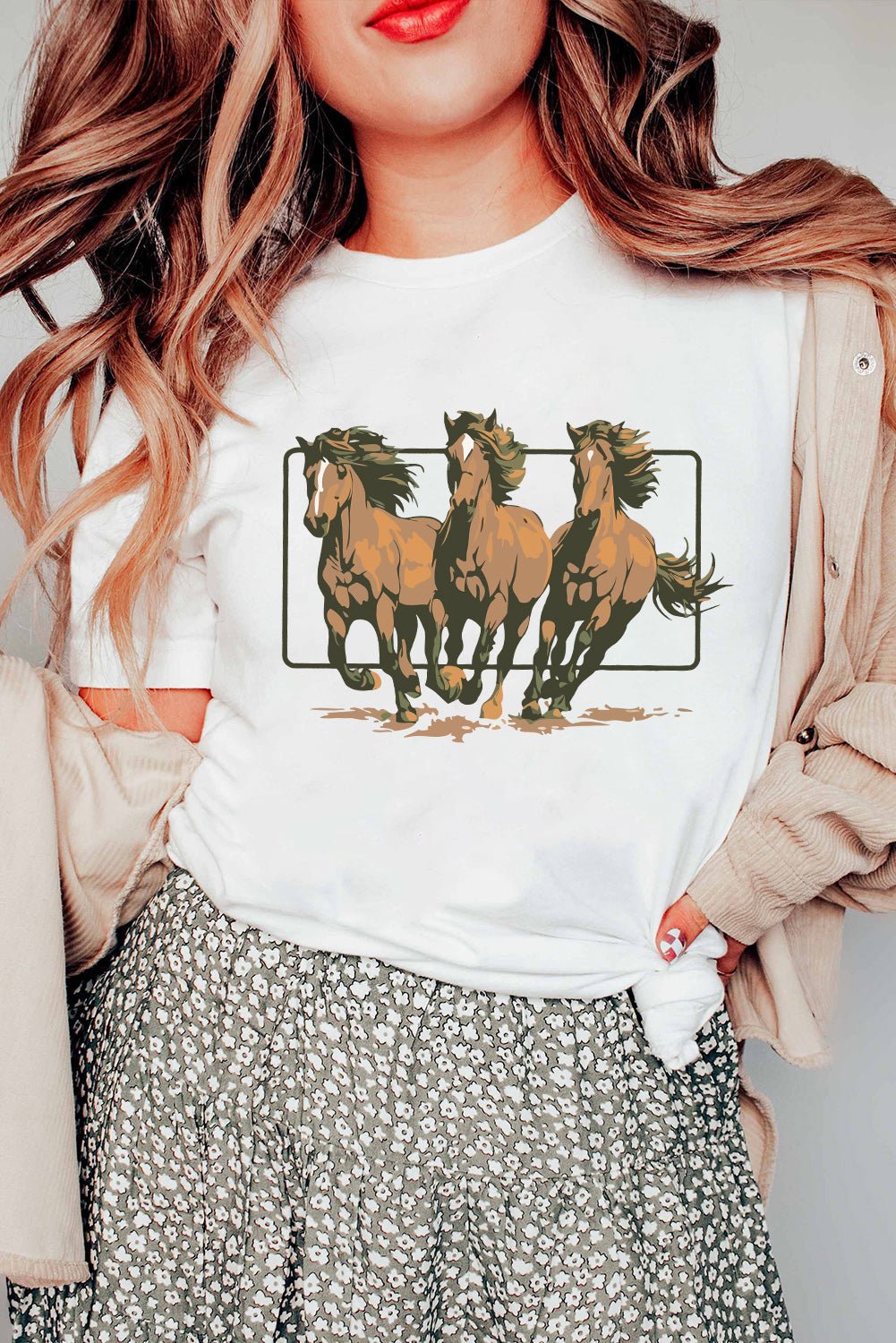 White Texas Horse Graphic Cuffed Sleeve Graphic T Shirt - Loving It Shop