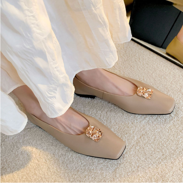 Fashionable Women&