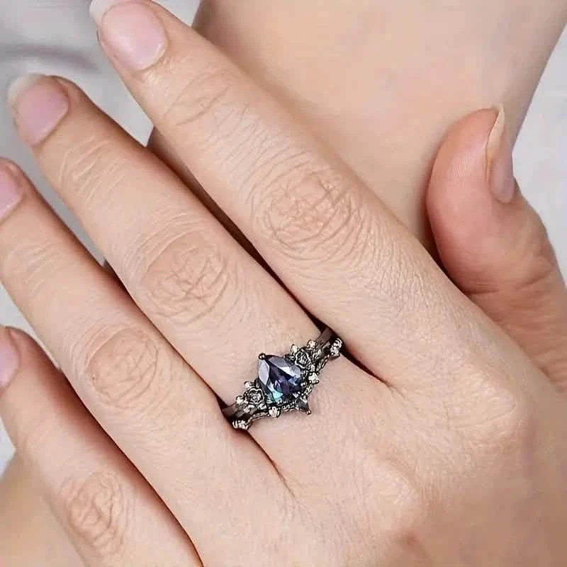 2-Piece Set: Gothic Black &amp; Golden Engagement Ring Set with Pear-Shaped Cubic Zirconia