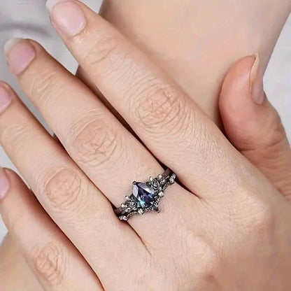 2-Piece Set: Gothic Black &amp; Golden Engagement Ring Set with Pear-Shaped Cubic Zirconia