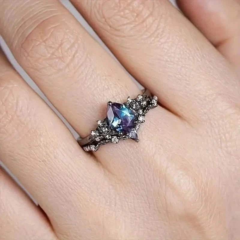 2-Piece Set: Gothic Black &amp; Golden Engagement Ring Set with Pear-Shaped Cubic Zirconia