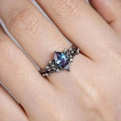 2-Piece Set: Gothic Black &amp; Golden Engagement Ring Set with Pear-Shaped Cubic Zirconia