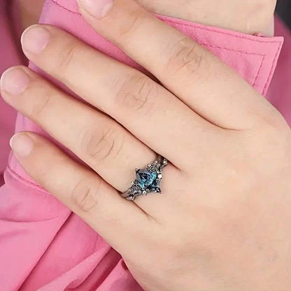 2-Piece Set: Gothic Black &amp; Golden Engagement Ring Set with Pear-Shaped Cubic Zirconia