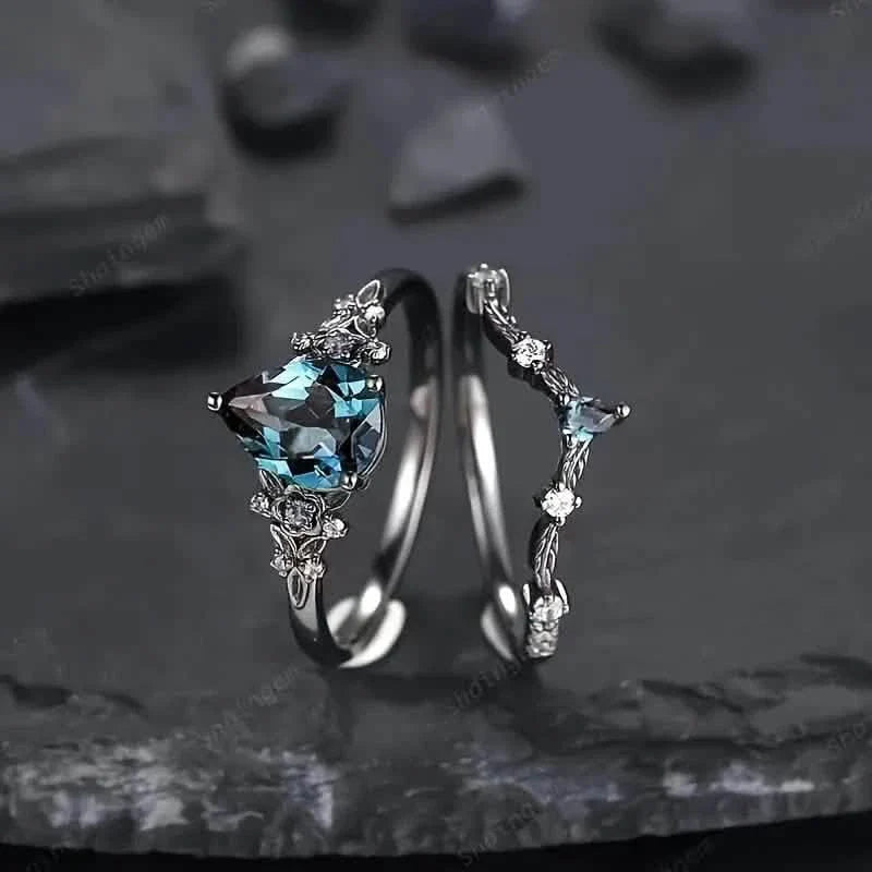 2-Piece Set: Gothic Black &amp; Golden Engagement Ring Set with Pear-Shaped Cubic Zirconia