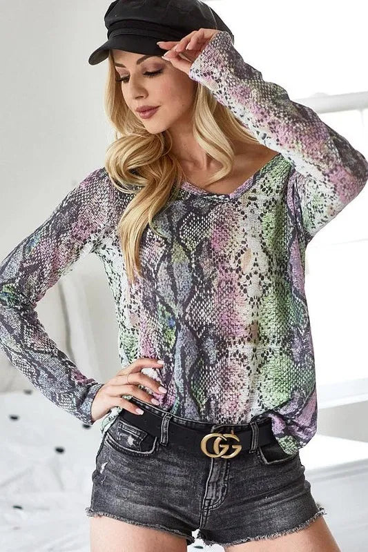 Snakeskin Print Low Gauge Hacci V Neck Top
