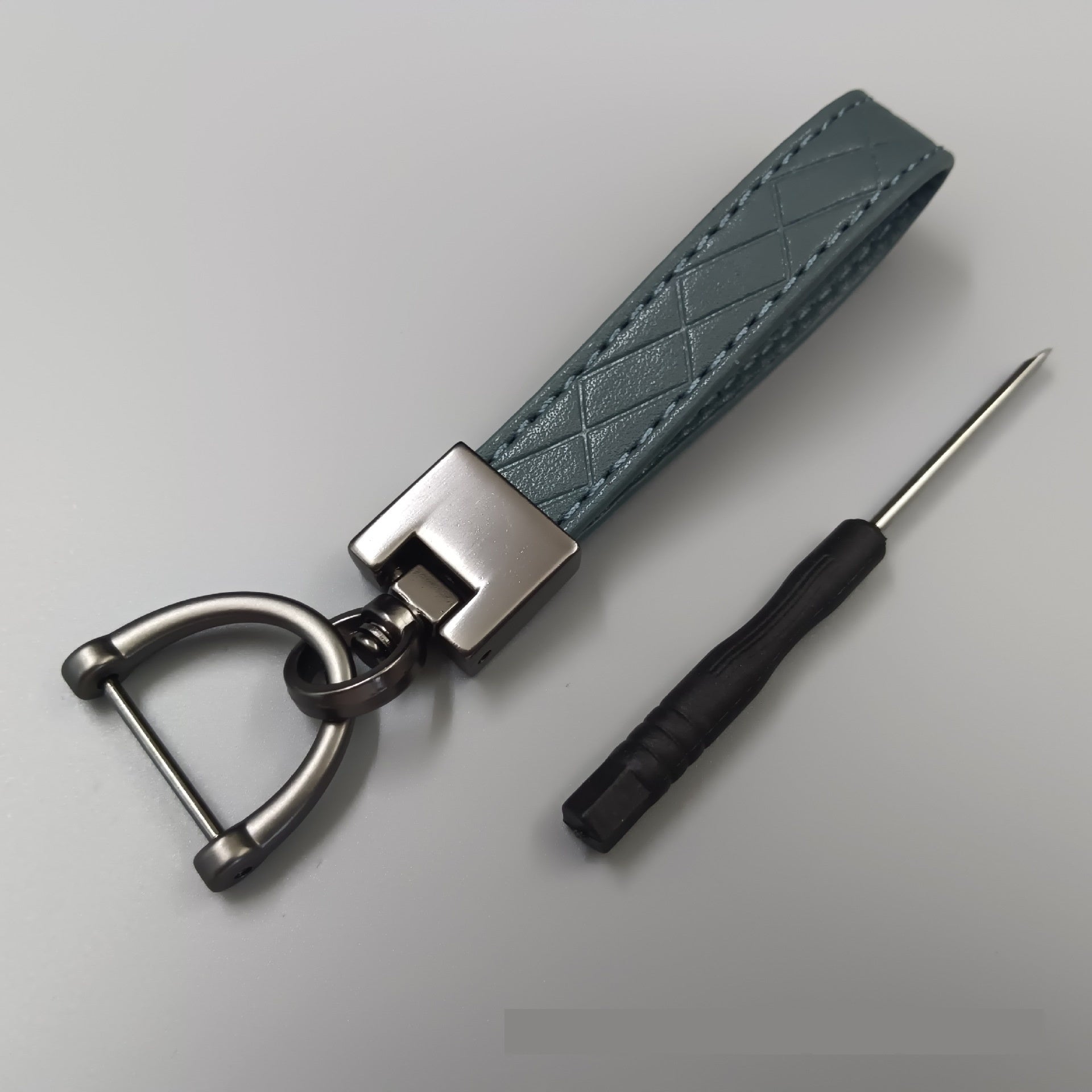 Fashion Creative Car Metal Keychains Pendant