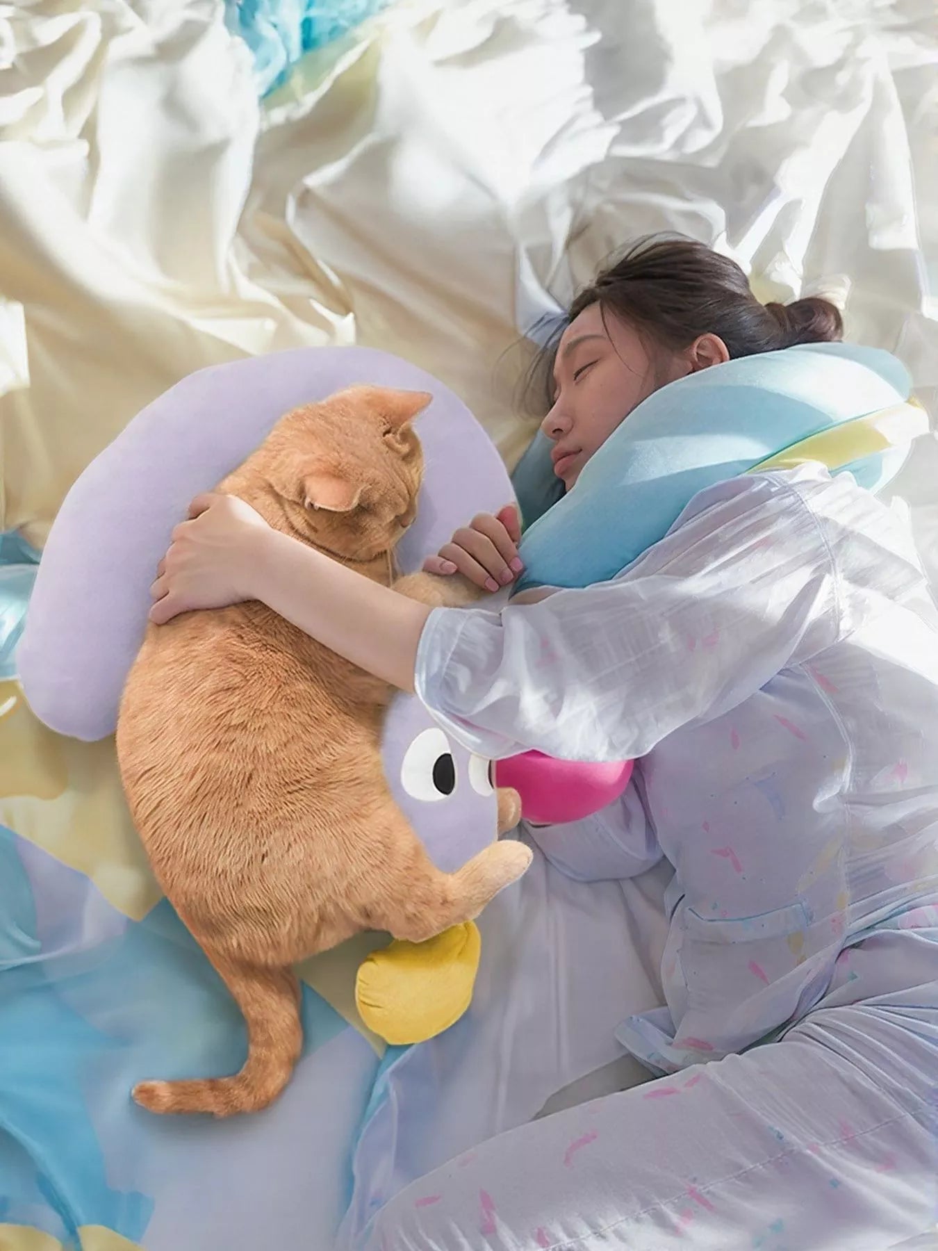 Question Mark Shaped Plush Pet Bed - Loving It Shop