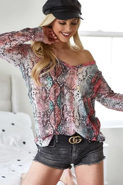 Snakeskin Print Low Gauge Hacci V Neck Top
