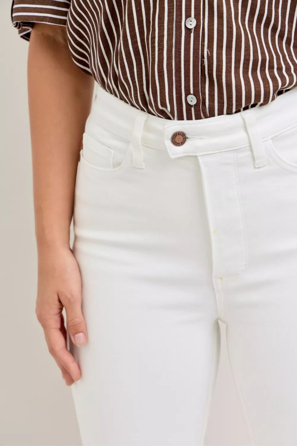 High Waist Extended Waistband Capri Pants with Spade Pockets