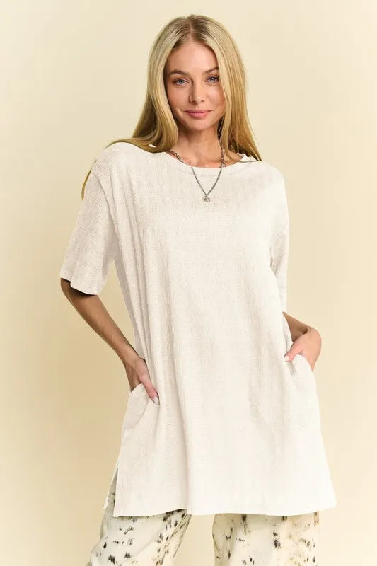 Davi &amp; Dani Short Sleeve Side Slit T-Shirt with Pockets