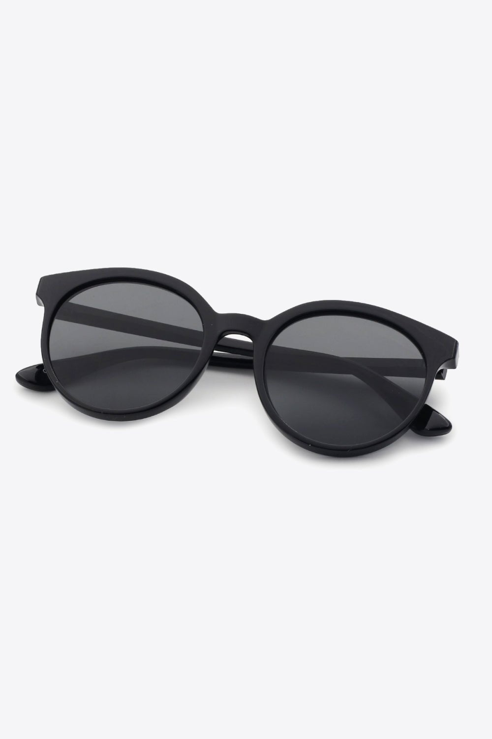 Round Full Rim Polycarbonate Frame Sunglasses - Loving It Shop