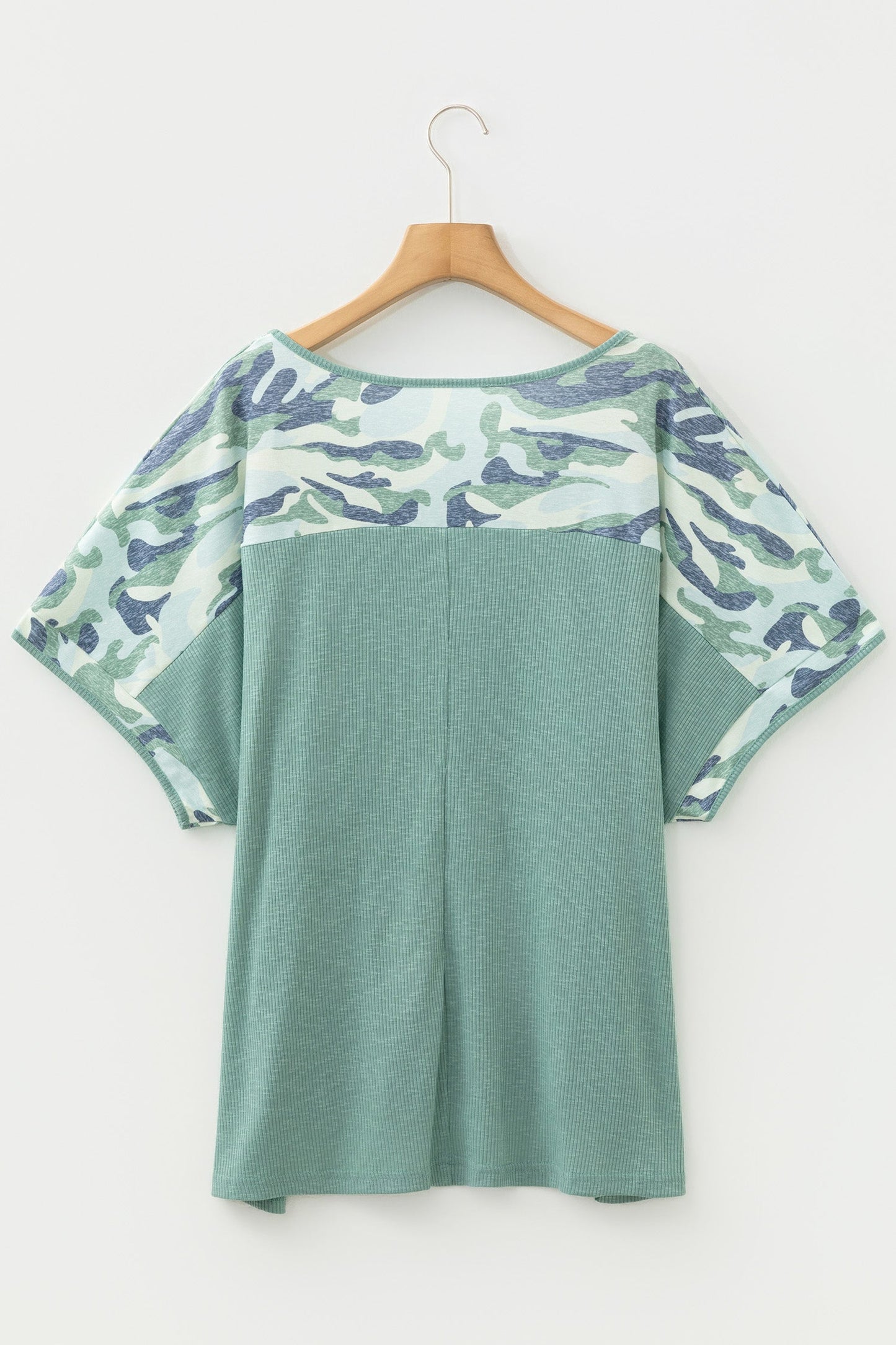 Mist Green Ribbed Camouflage Patchwork Plus Size V Neck Tee