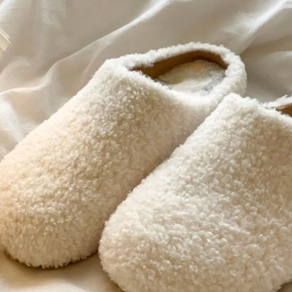 Round Toe Fuzzy Indoor Slippers - Loving It Shop