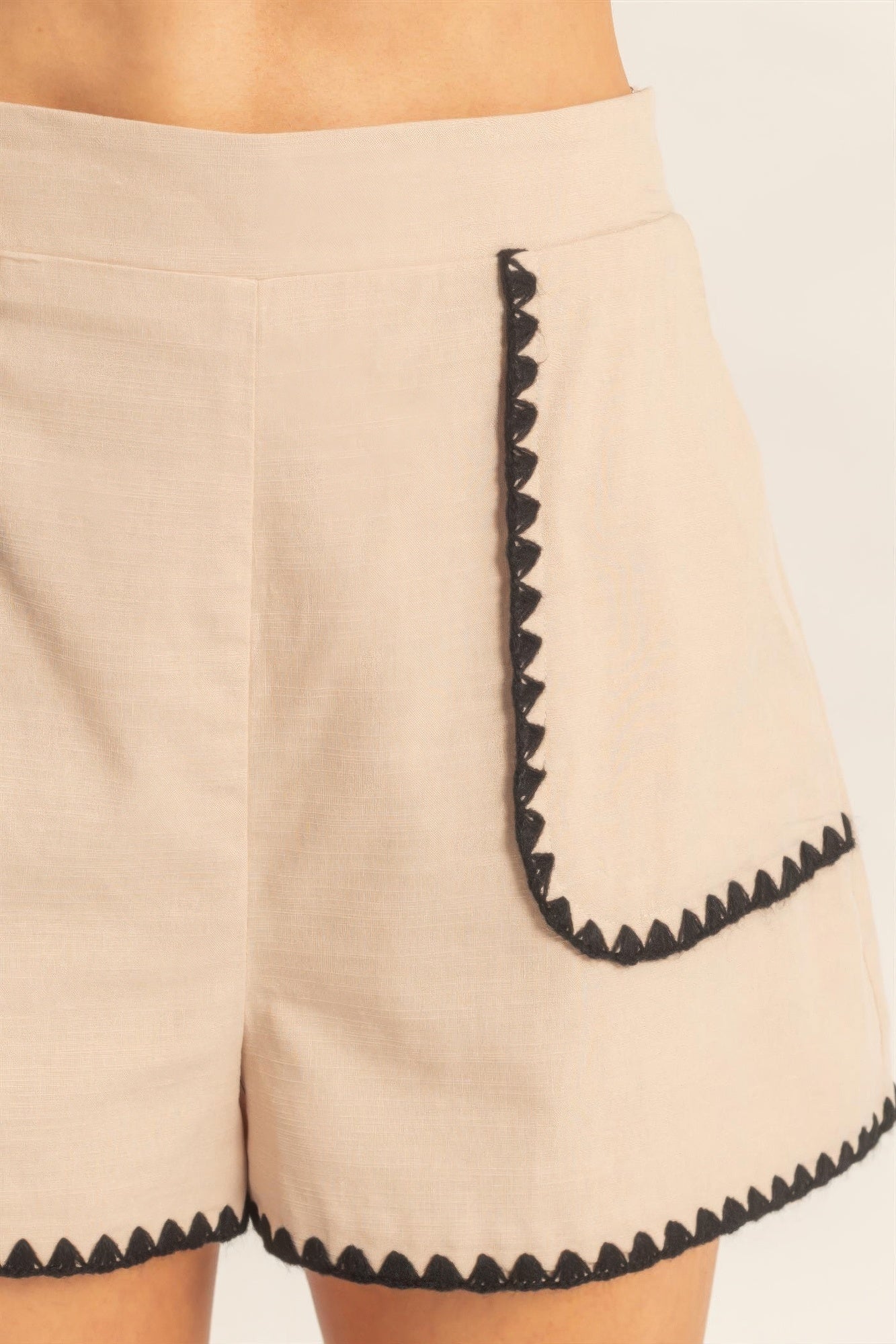 Scallop Trim High-waisted Shorts