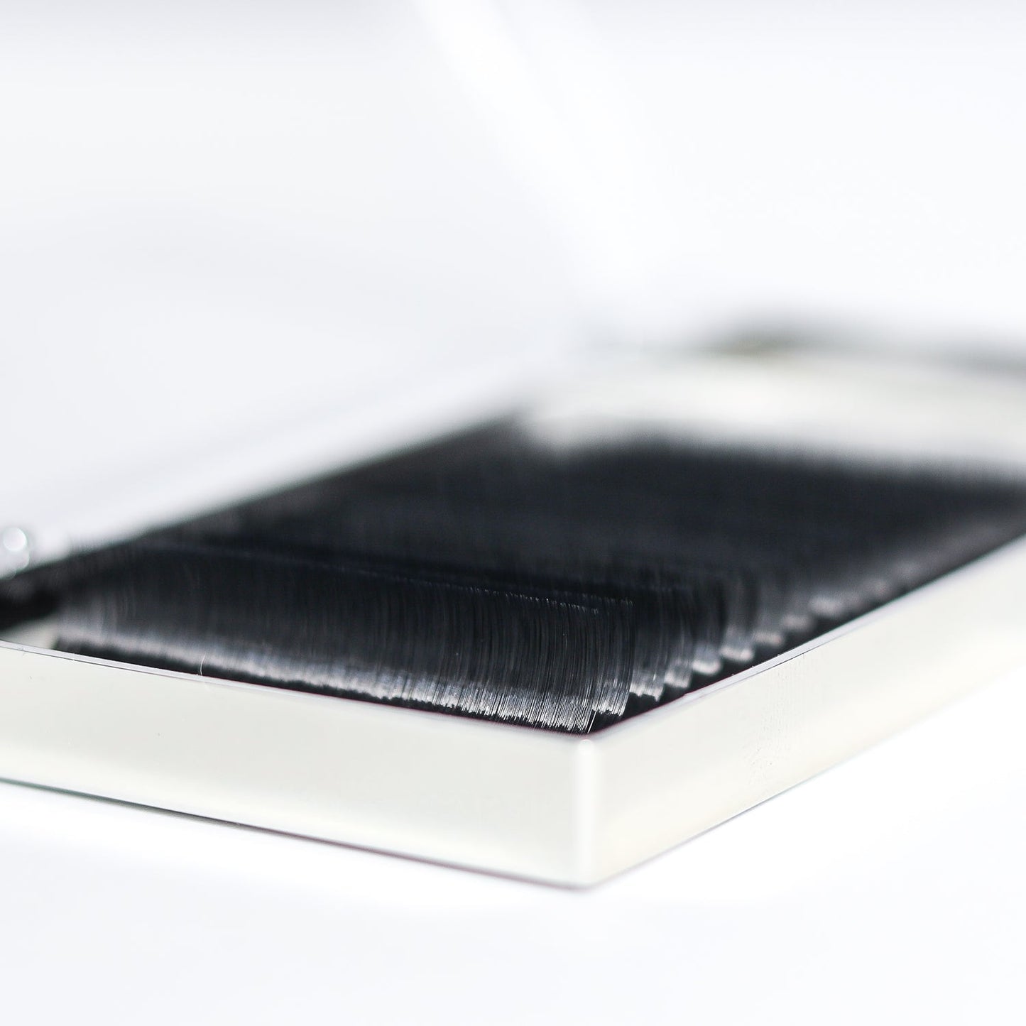Ideal Eyelash Extensions - 20 Line Mix
