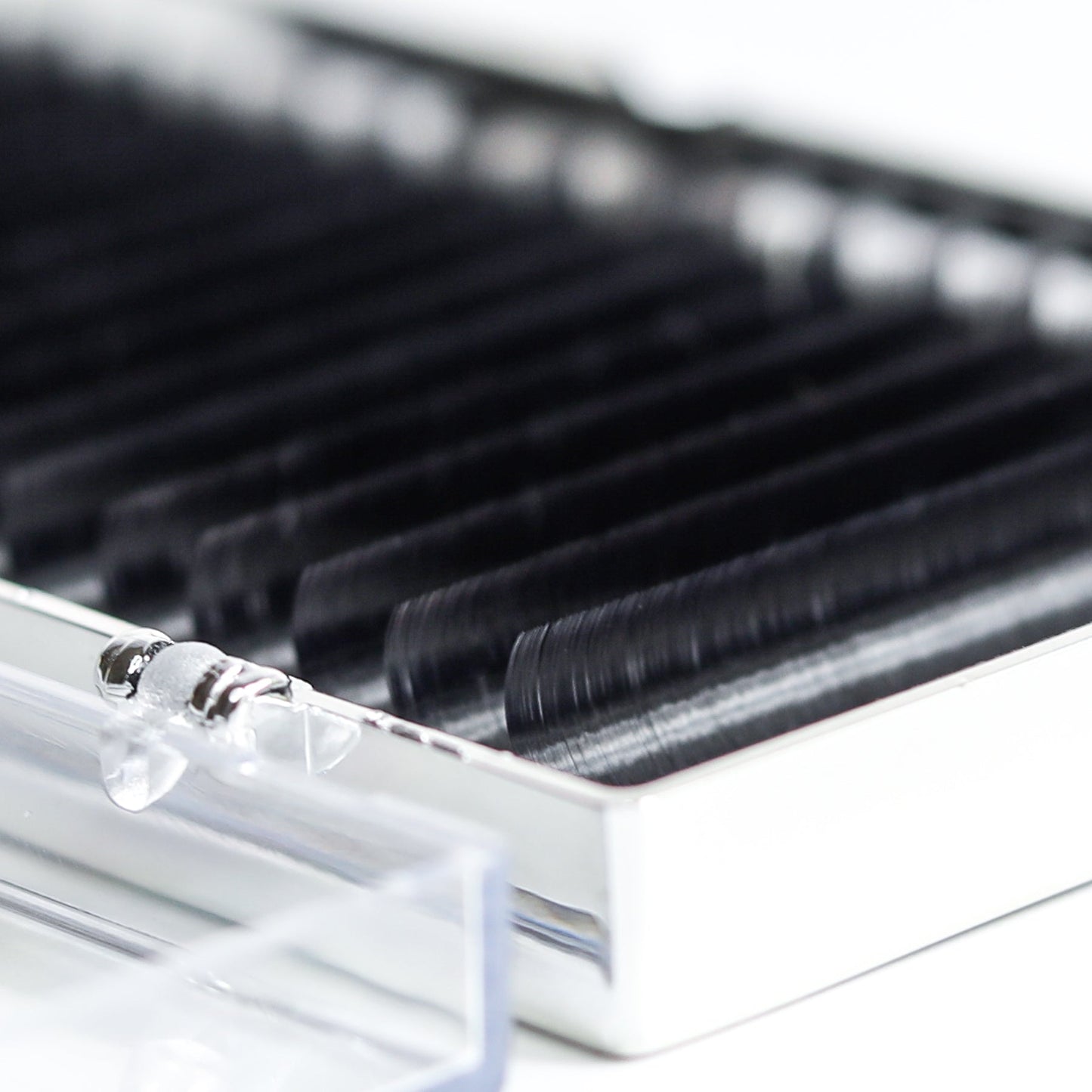 Royal Eyelash Extensions - 16 Line MIX