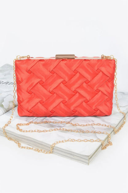 Cross Hatched Chain Clutch