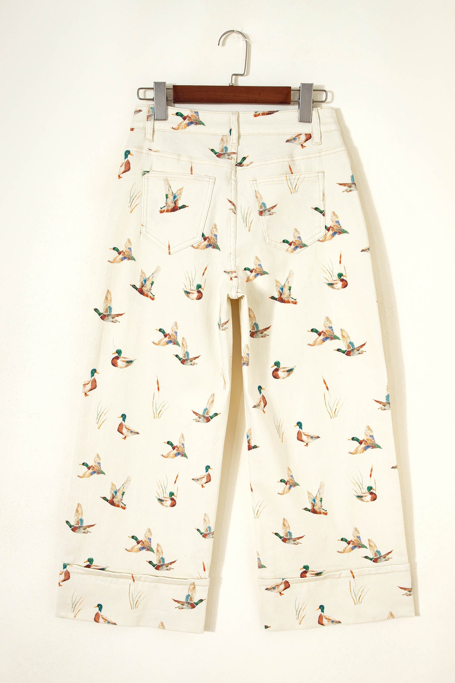 Beige Stylish Mallard Printed Cuffed Hem Shift Jeans - Loving It Shop