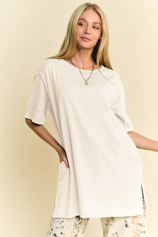 Davi &amp; Dani Short Sleeve Side Slit T-Shirt with Pockets