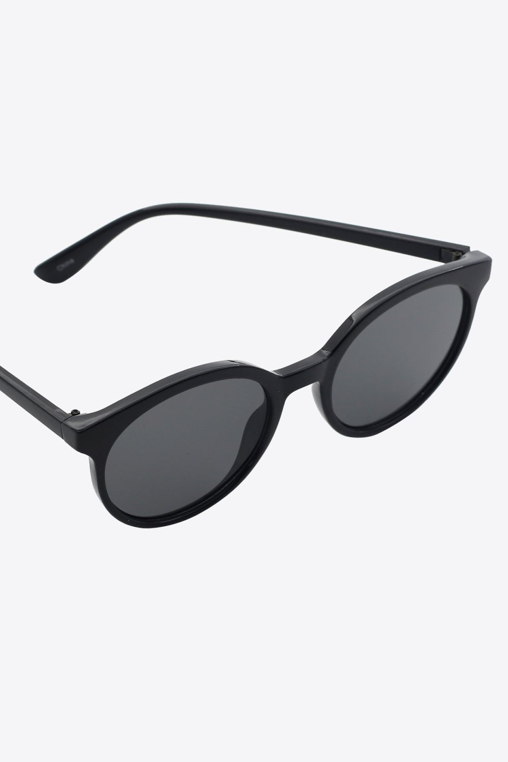 Round Full Rim Polycarbonate Frame Sunglasses - Loving It Shop