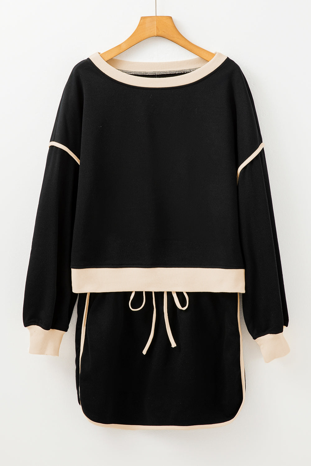 Rose Red Contrast Trim Loose Pullover and Lace-up Waist Shorts Set