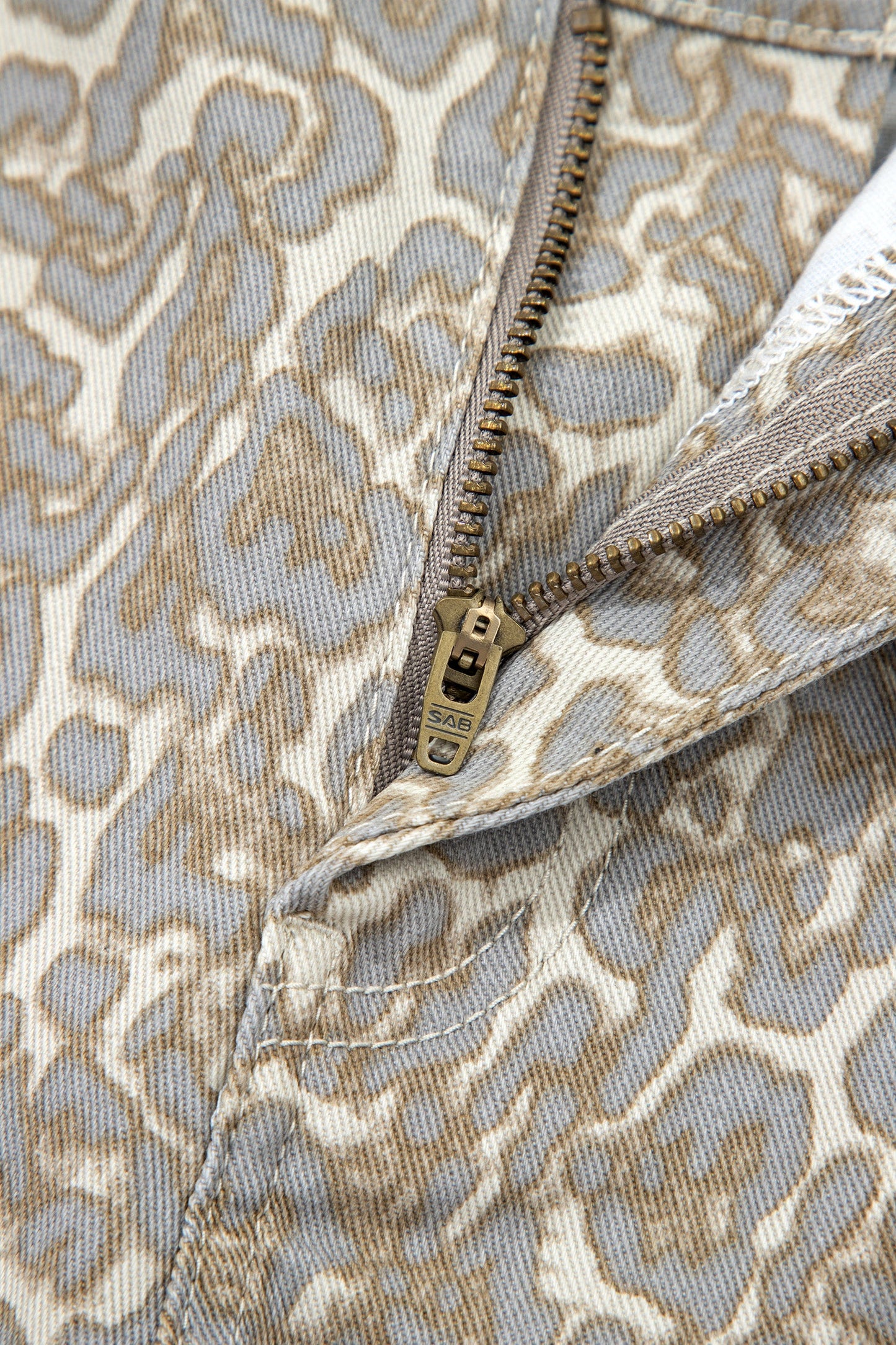 Khaki Raw Edge Leopard Print Denim Shorts