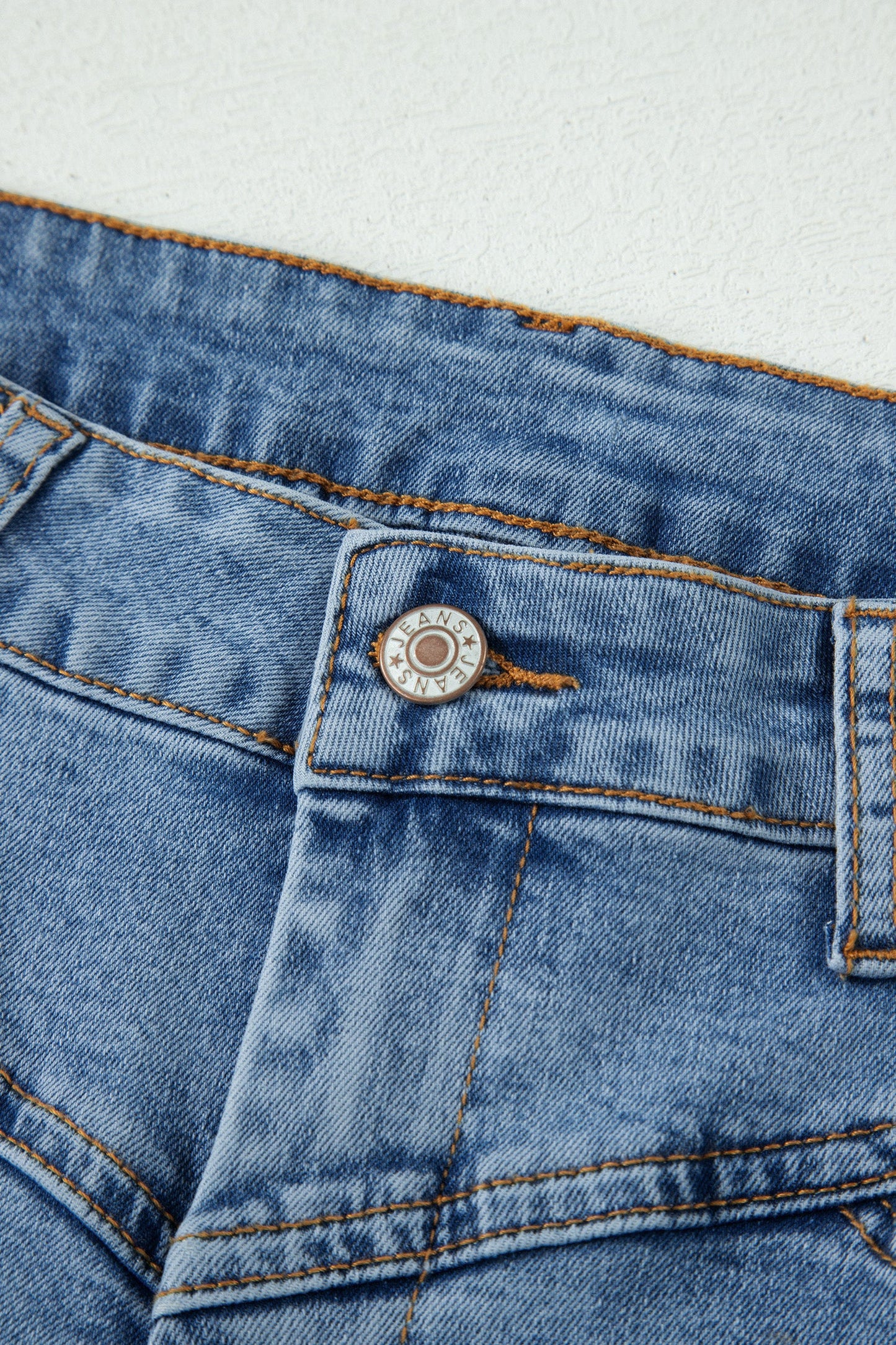 Ivy Seam Detail Pocketed Cuffed Hem Denim Shorts