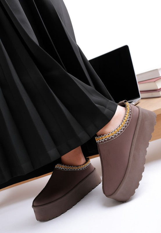 Jesters Embroidered Platform Classic Slip-On