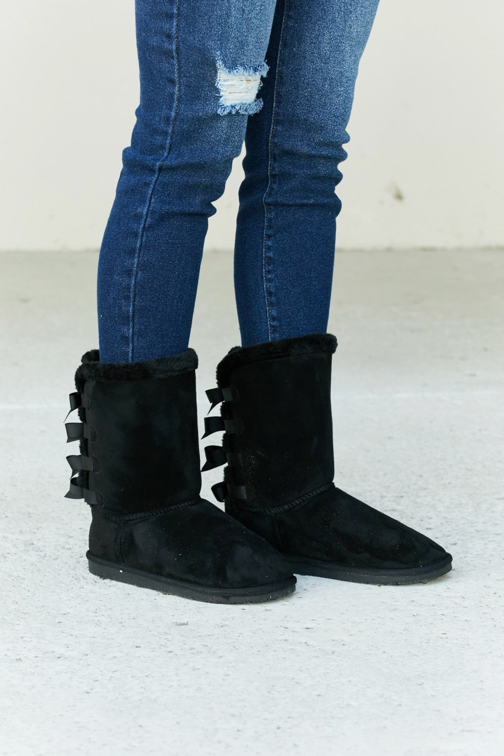 Bow Detail Faux Suede Leather Snow Boots