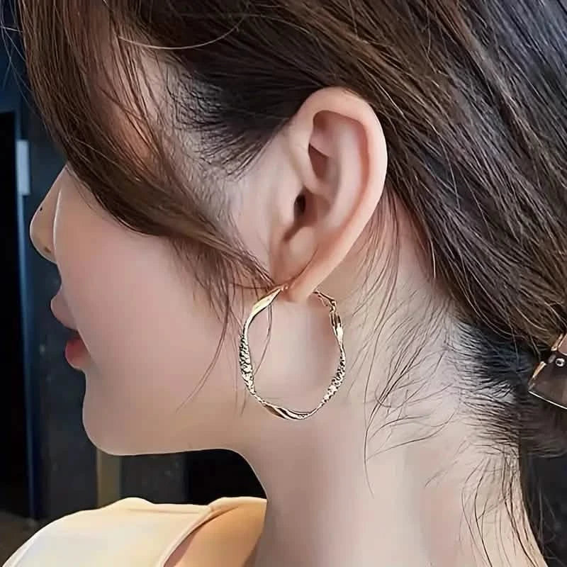 Delicate Silky Texture Design Women&
