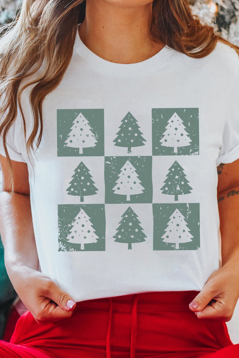 White Christmas Tree Checkered Distressed Graphic Oversize Tee - Loving It Shop