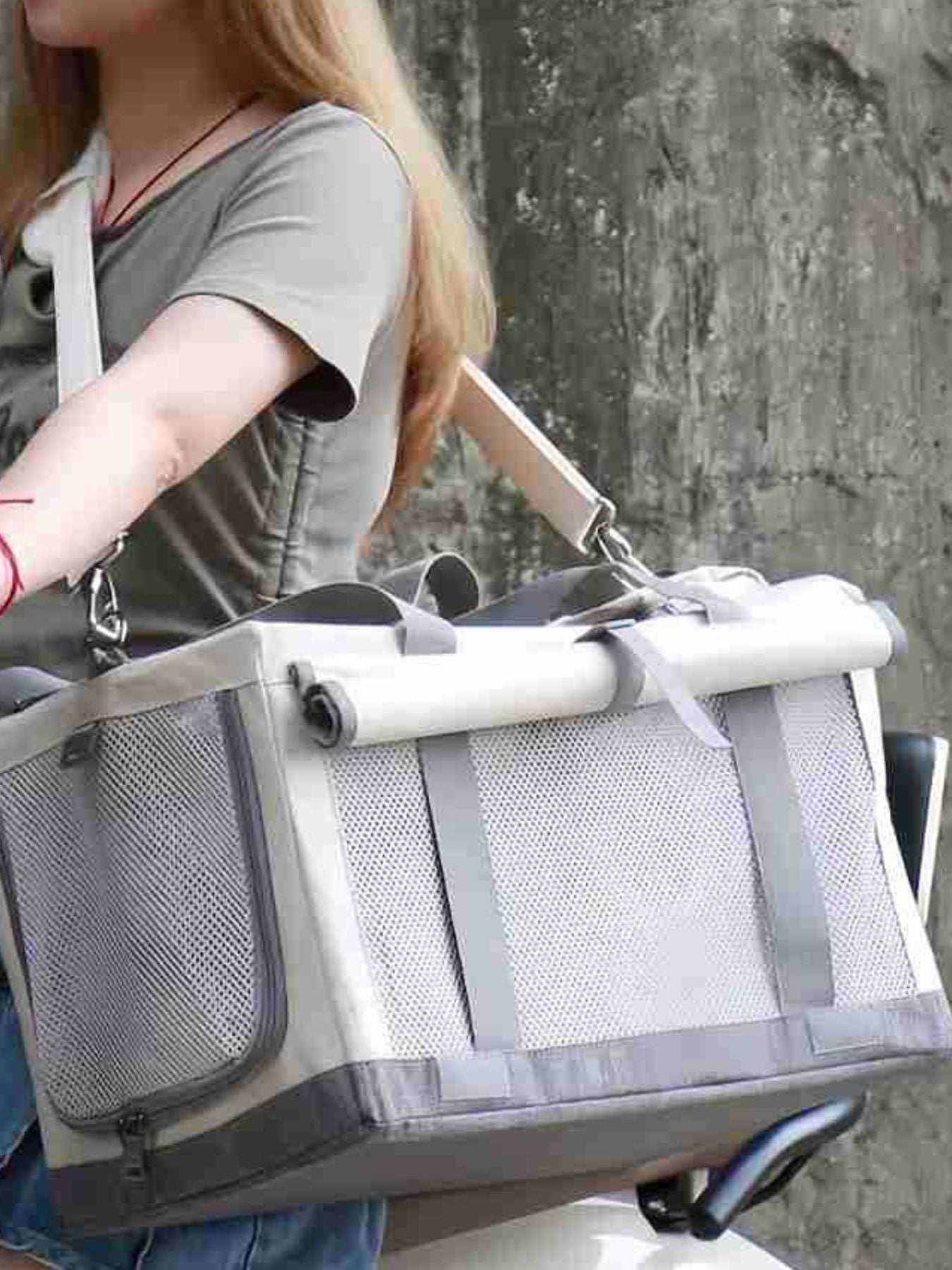 Portable Breathable Pet Carrier Bag - Loving It Shop