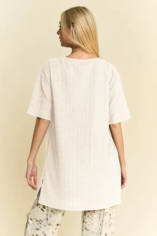 Davi &amp; Dani Short Sleeve Side Slit T-Shirt with Pockets