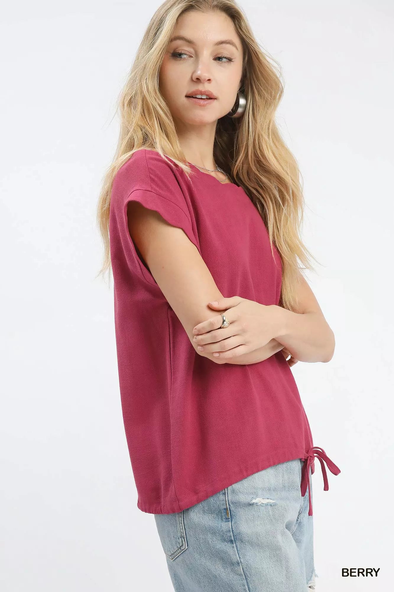 Linen Scalloped Round Neck Top