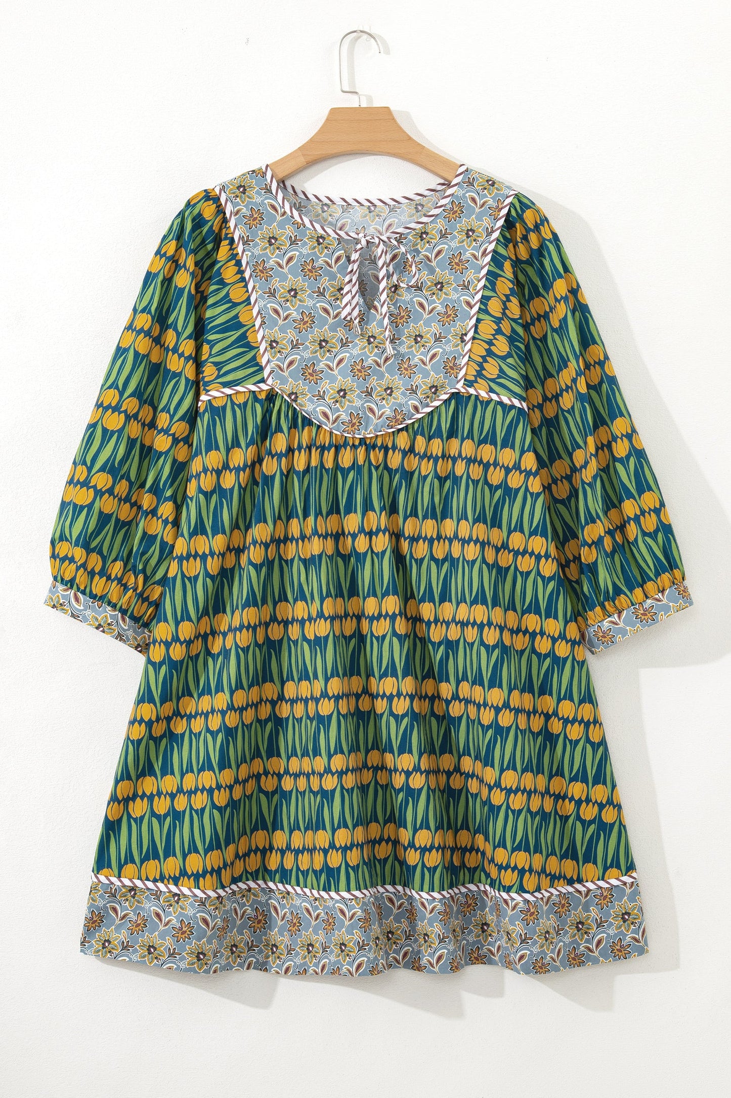 Green Plus Size Mixed Floral Print Striped Trim Loose Mini Dress