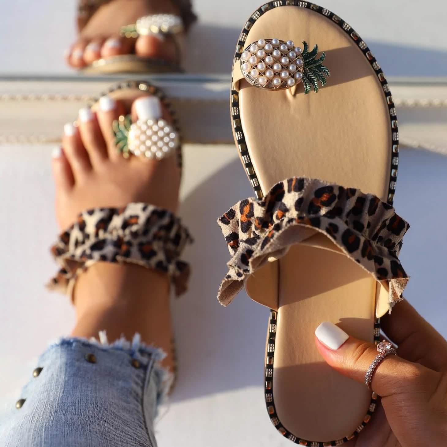 Faux Pearl &amp; Pineapple Decor Toe Post Thong Sandals