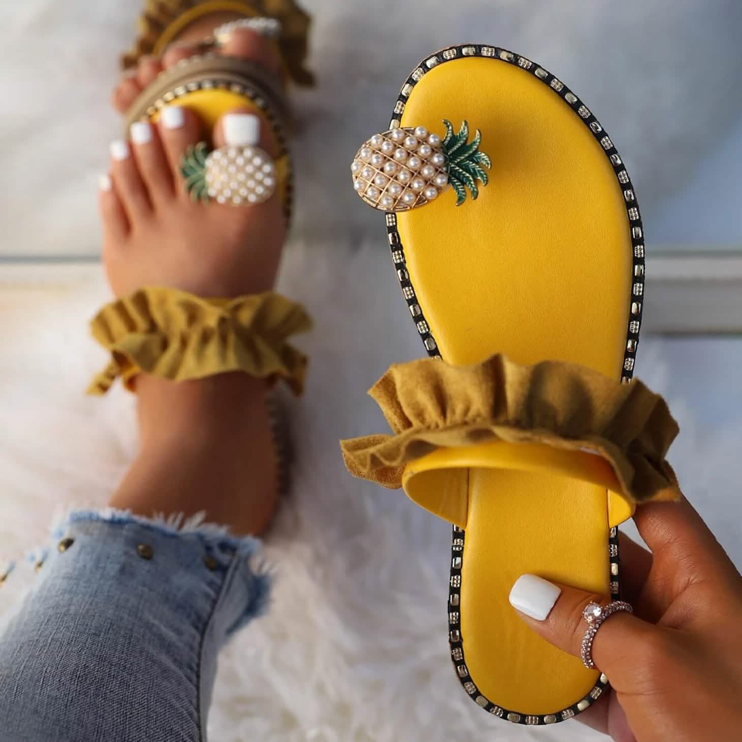 Faux Pearl &amp; Pineapple Decor Toe Post Thong Sandals