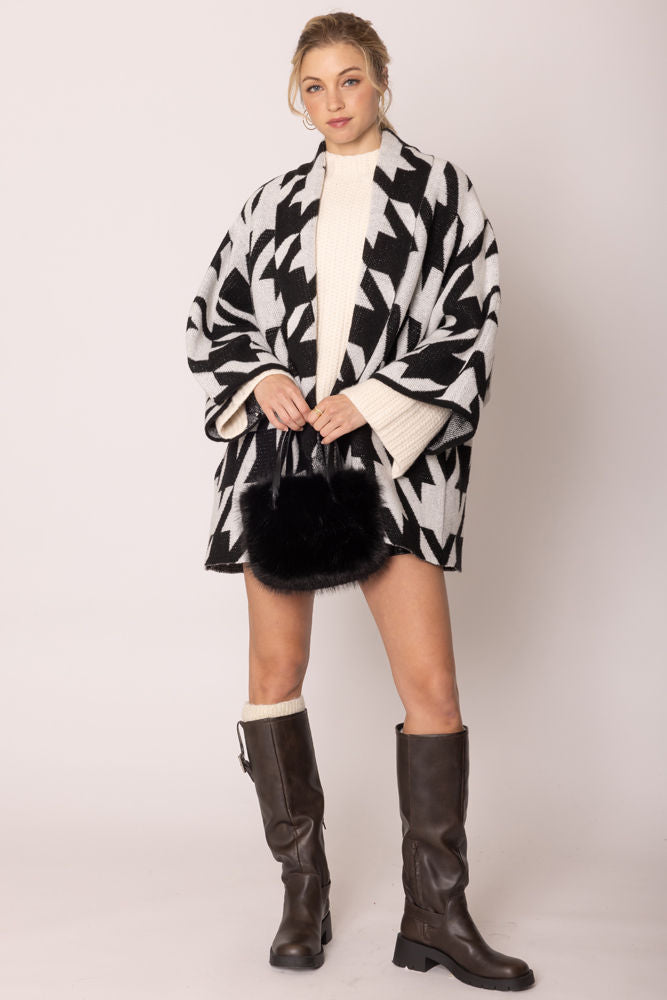 Women’s Houndstooth Knit Cardigan Black White Stylish Chic Layered