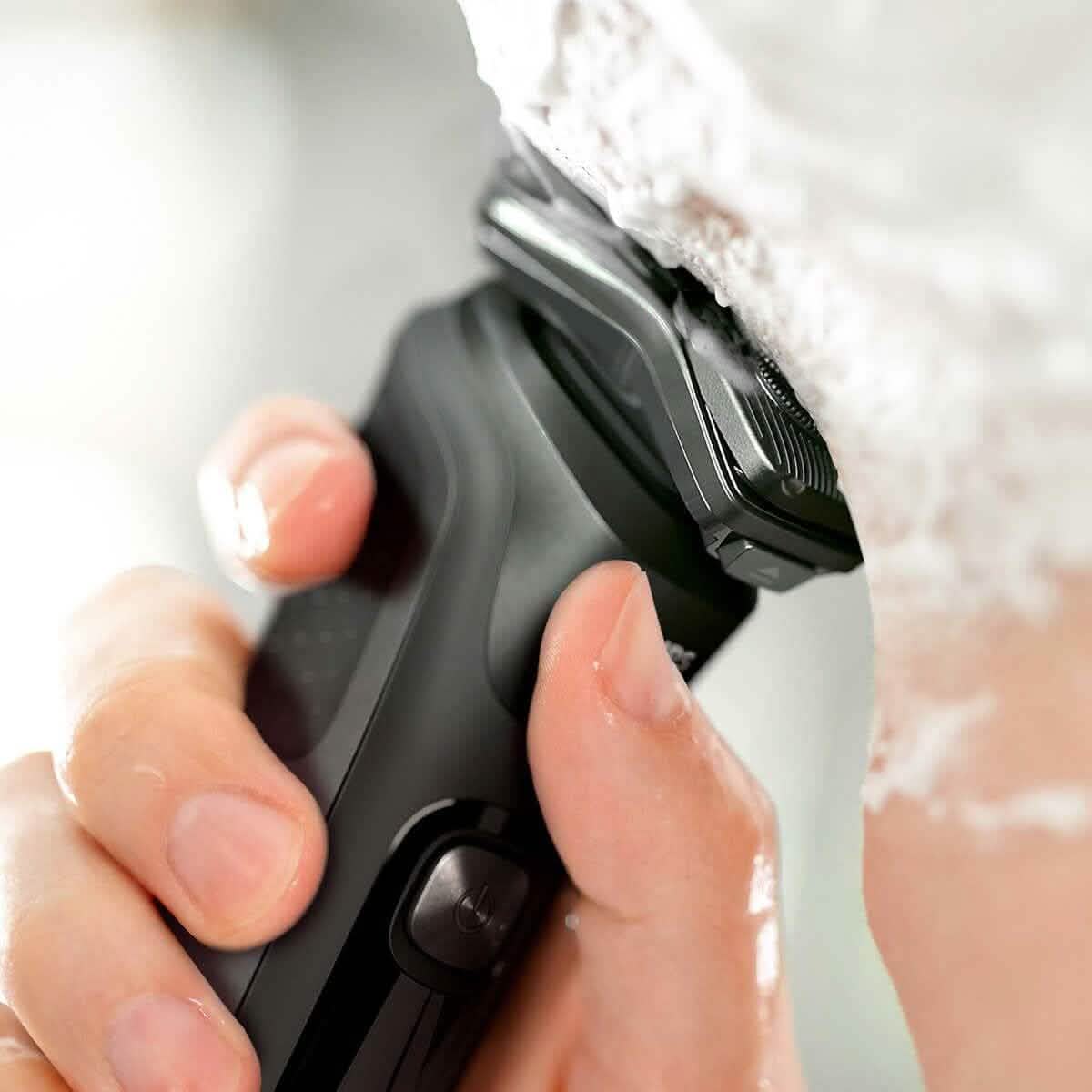 Philips Wet &amp; Dry Shaver 5000 with SkinIQ Tech + Shave Heads, Charging &amp; Cleaning Base (Refurbished)
