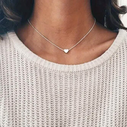 Simple Exquisite Heart-Shaped Pendant Alloy Necklace